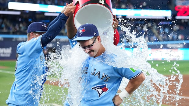Blue Jays Rally to Beat Dodgers 4-3 and End Six-Game Losing Streak